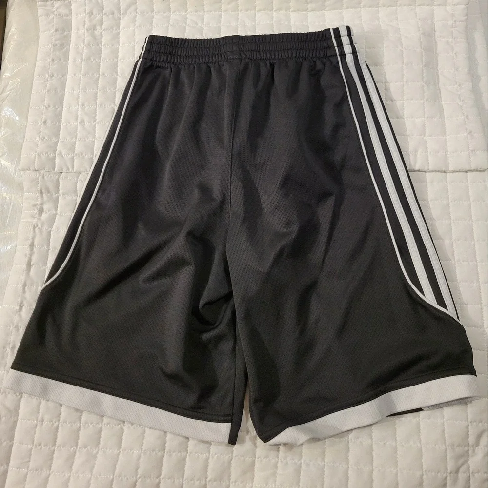 adidas Dynamic Speed Black Basketball Shorts Boys L White Logo Accent Sporty Fun